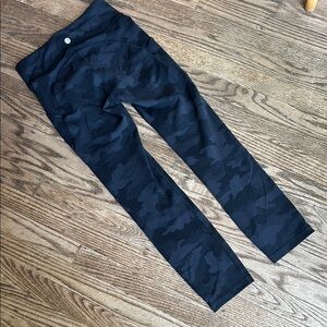 Lululemon Wunder Under High-Rise Tight 23" Luxtreme black Camo Size 4 EUC